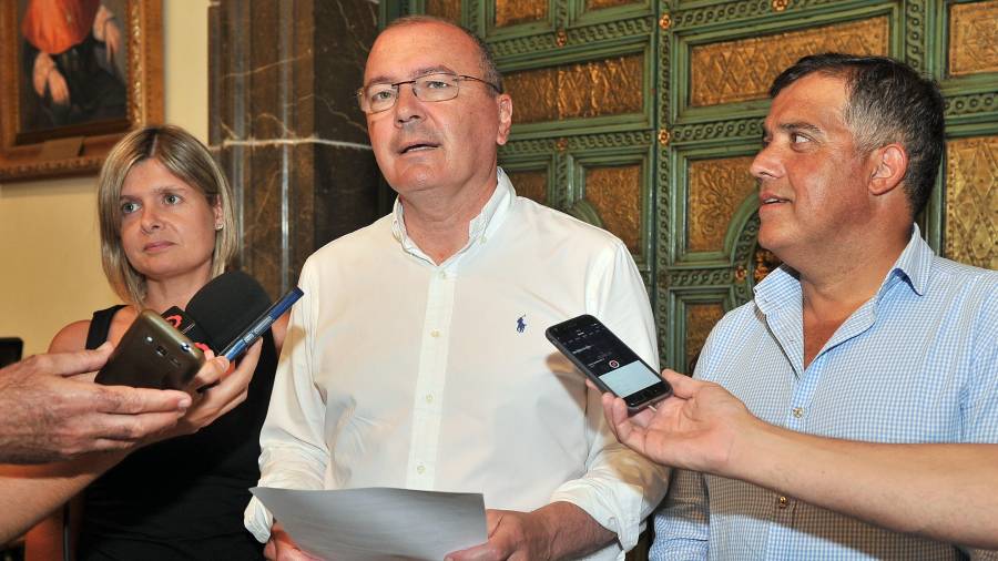Noemí Llauradó, Carles Pellicer y Jordi Cervera, ayer durante la rueda de prensa. Foto: Alfredo González