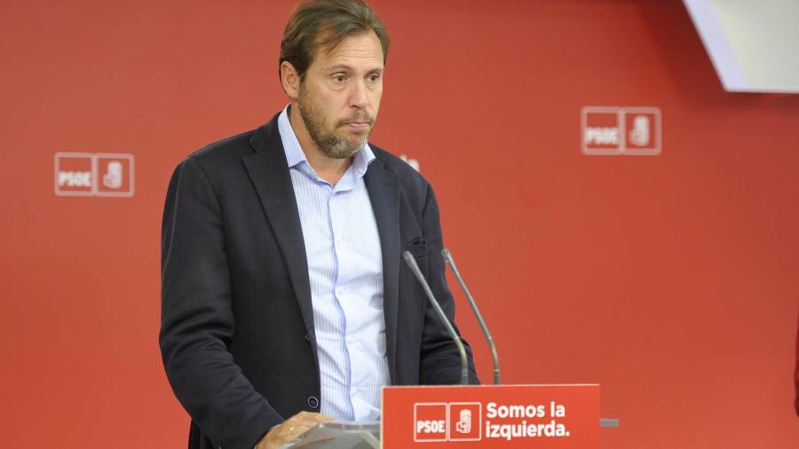 El portaveu del PSOE, Óscar Puente, en roda de premsa a Ferraz. Foto: ACN
