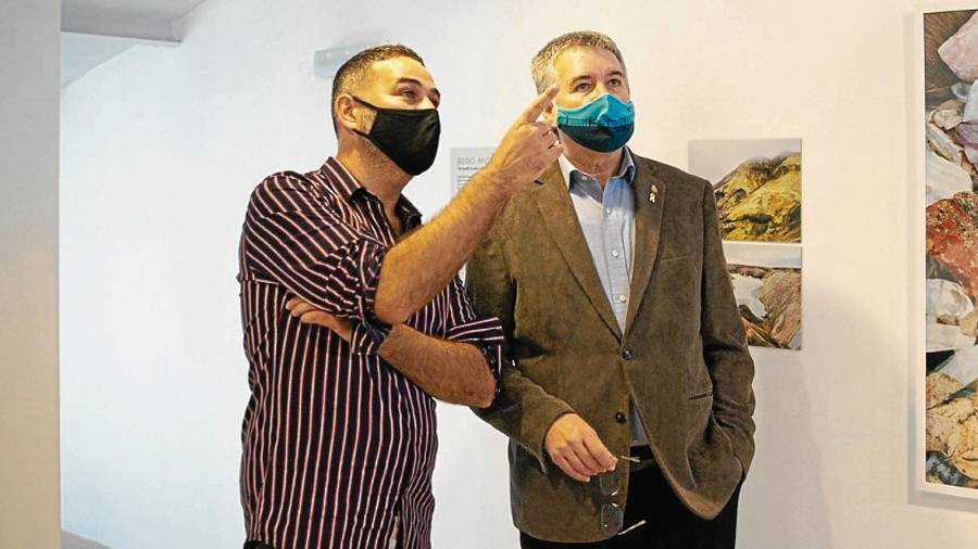 Vicent Fibla y Pau Ricomà, en una imagen del pasado 21 de diciembre. Ese día, el alcalde presentó al nuevo director artístico. FOTO: CEDIDA