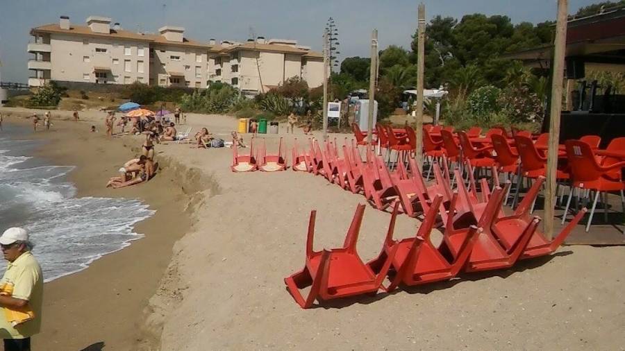 Imagen reciente de la playa de El Francàs, en El Vendrell, con los problemas de arena.