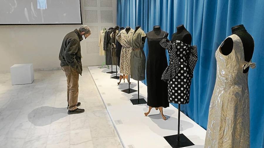 Un exemple dels vestits d’alta costura de Modes Badia que es poden veure a la mostra. FOTO: J.G.