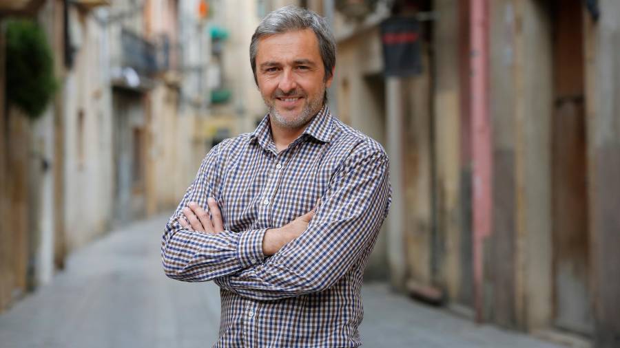 Javier Escribano posa para el Diari en una de las calles de Tarragona. FOTO: PERE FERRÉ