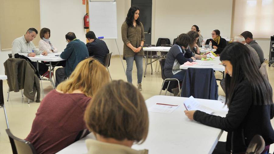 La sesión participativa se hizo ayer por la mañana en la Casa de Cultura Agustí Sardà. FOTO: ALFREDO GONZÁLEZ