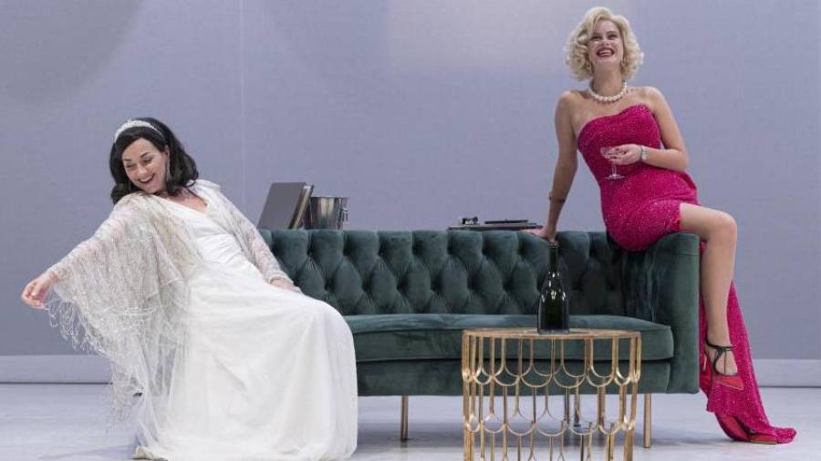 Laura Conejero i Elisabet Casanovas a ’Monroe-Lamarr’. Foto: May Zircus/TNC