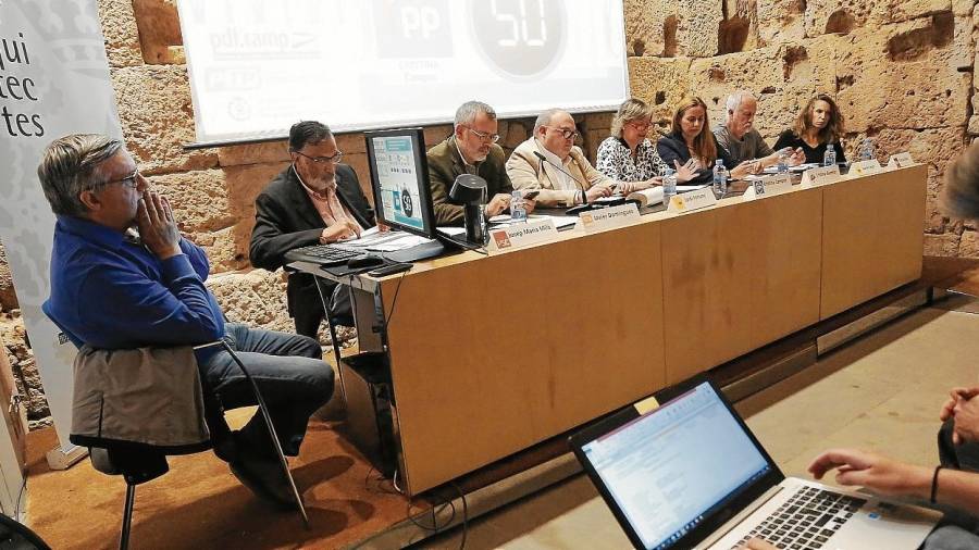 Los representantes de los partidos municipales durante el debate sobre movilidad en el Col·legi d’Arquitectes de Catalunya. FOTO: pere ferré