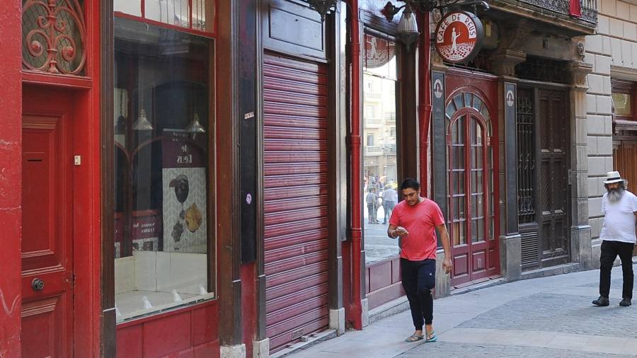 El Cafè de Reus lleva desde el pasado mes de enero cerrado. Foto: Alfredo González