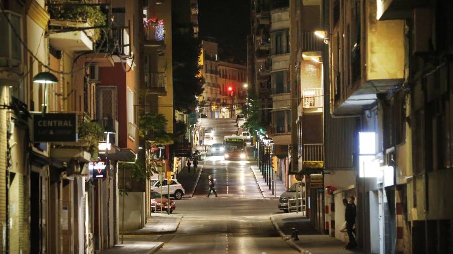 Imagen de una de las calles de Tarragona vacía. Pere Ferré
