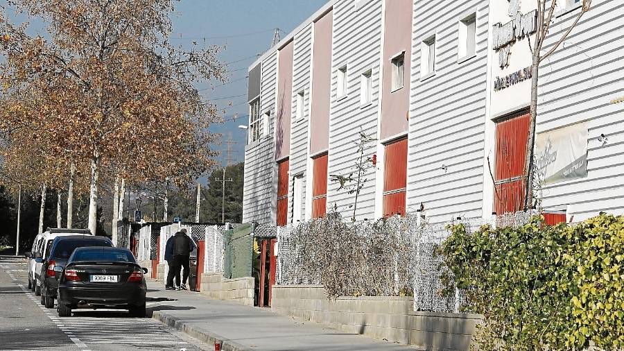 Grupo de naves en el polígono Granja Vila de Reus, una de las quince zonas industriales de la capital del Baix Camp. FOTO: PERE FERRÉ