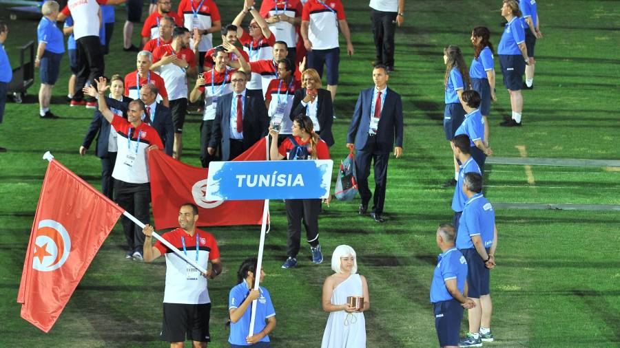 Desfile de la selección de Túnez el viernes en la inauguración de los Juegos Mediterráneos. Foto: Alfredo González
