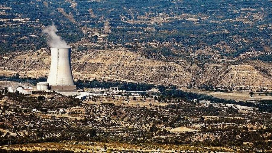 Imatge de la central nuclear d’Ascó, una de les gestionades per l’Associació Nuclear Ascó i Vandellòs (ANAV). FOTO: Joan Revillas
