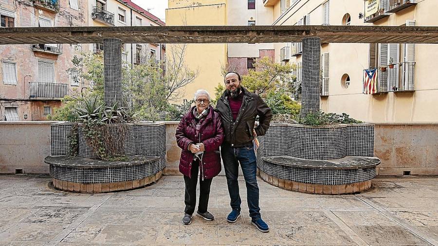 Angelina Pastor Font y Abraham Veciana Gutiérrez son la propietaria y el inquilino de un piso de la bolsa de mediación. FOTO: ÀNGEL ULLATE