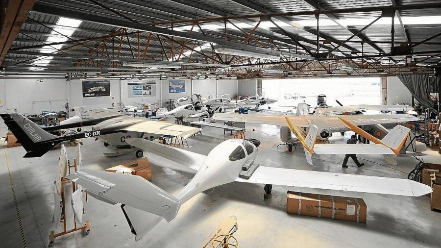 Imatge d’arxiu d’un dels hangars que té l’Aeroclub de Reus. FOTO: Alfredo González