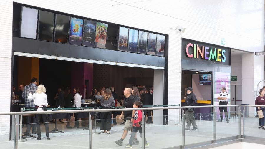 Imagen del exterior de los cines de La Fira Centre Comercial de Reus. Foto: Alba Mariné