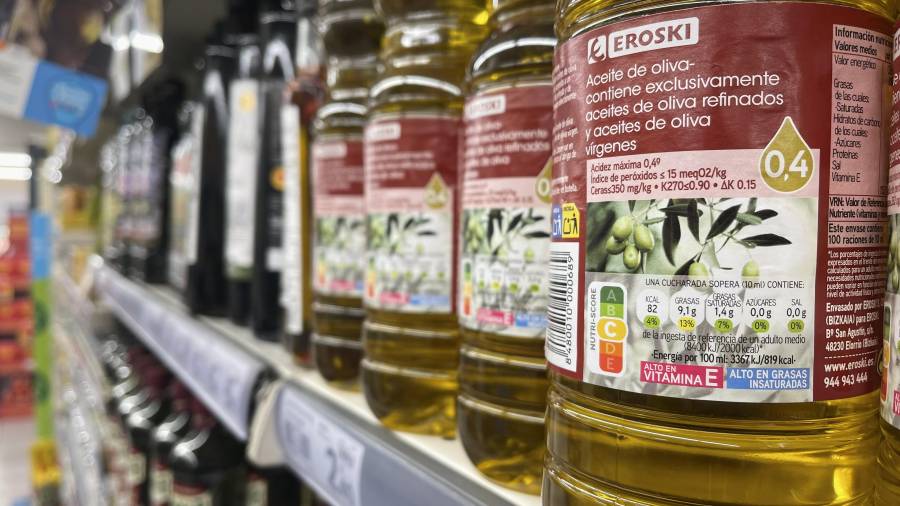 El aceite de oliva queda exento del etiquetado Nutri-Score. FOTO: ALBA MARINÉ