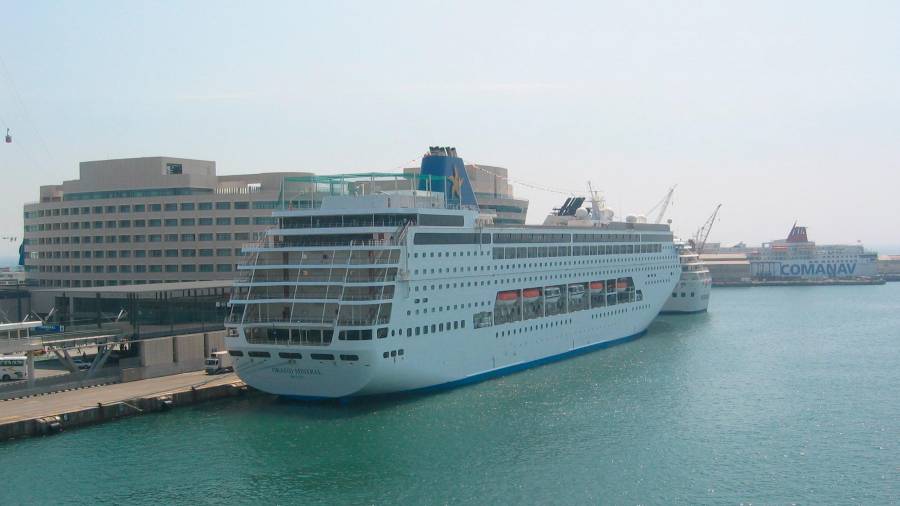 Crucero atracado en el Puerto de Barcelona, Foto: DT