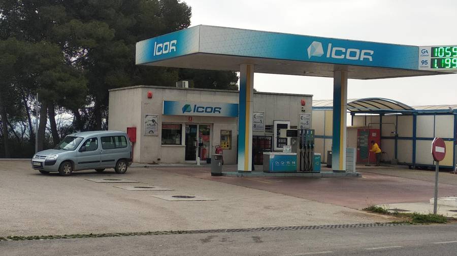 Tres detinguts per 13 atracaments a benzineres i comerços del Camp de Tarragona