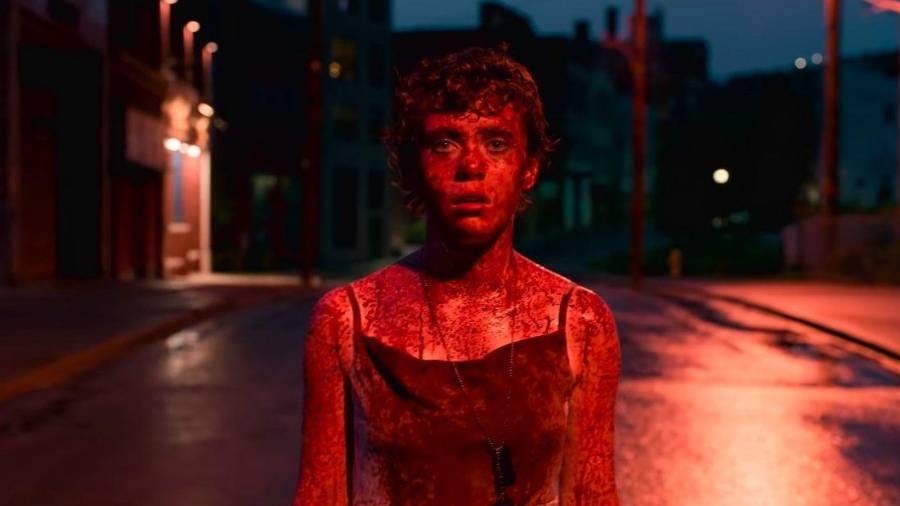 Sophia Lillis interpreta a Sydney, una adolescente bastante particular. Foto: Netflix