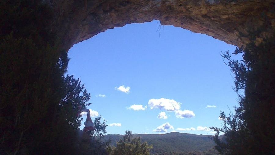 Roca foradada de Mont-ral.