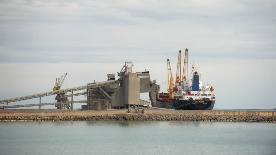 Port industrial d'Alcanar. Foto: Joan Revillas