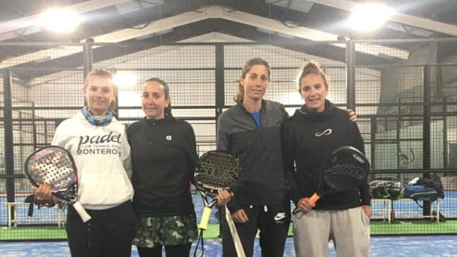 Maria Freixas, Laura Casanova, Laura Foix y Laura de Lamo, antes de las semifinales del Master Tarragona jugado en el TPI. FOTO: Cedida