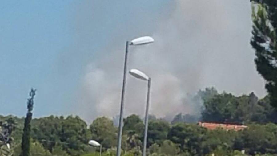La columna de humo se podía ver desde distintos puntos de la localidad.