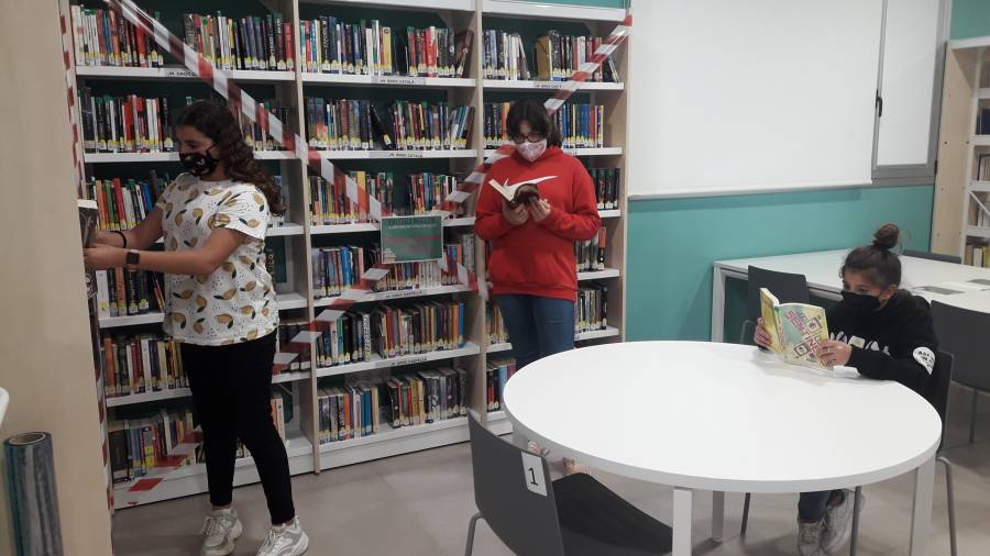 El nou espai de lectura juvenil a la Biblioteca municipal. FOTO: JOAN BORONAT