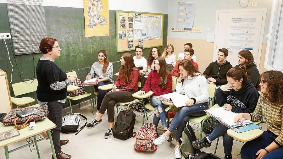 Alumnos del Bachillerato Internacional del Institut Gabriel Ferrater de Reus, durante una clase. Foto: Alba Mariné