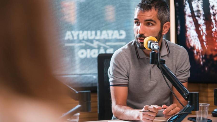 El periodista Albert Mercadé treballa al programa matinal de Catalunya Ràdio. FOTO: Cedida