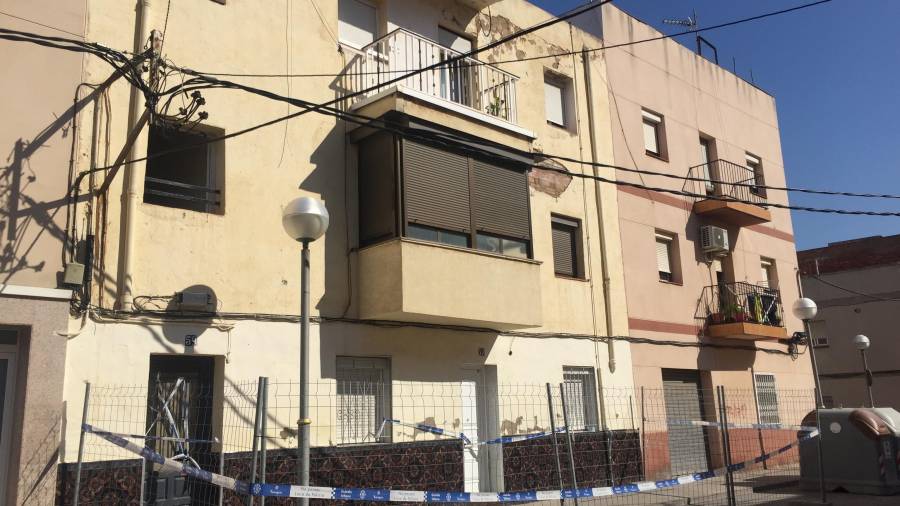 Bloque número 27 de la calle Deu del barrio de Bonavista de Tarragona, que fue desalojado el pasado 12 de octubre. FOTO: c. pomerol