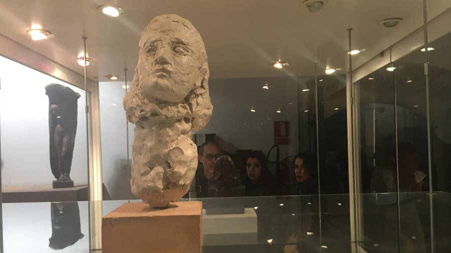 El busto de Dora mar hecho por Fenosa y Picasso.