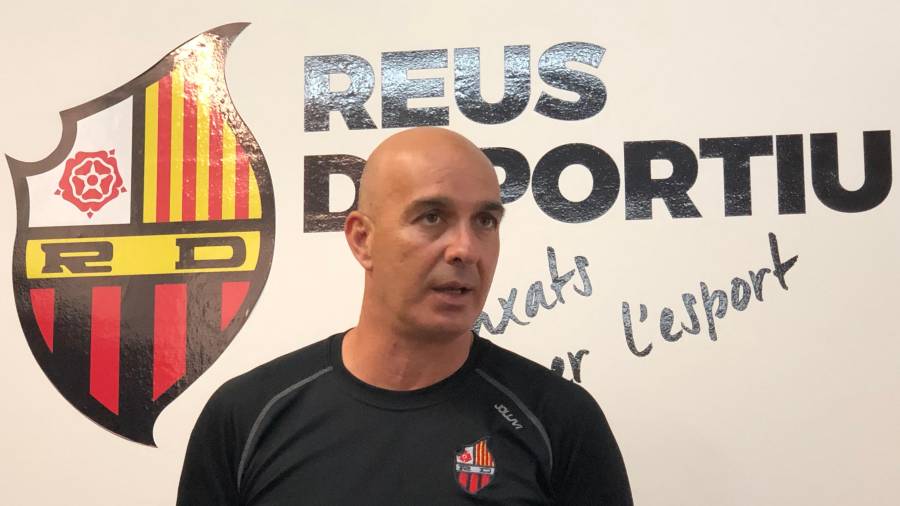 Jordi García atendió a la prensa tras el primer entrenamiento de la pretemporada. Foto: JM