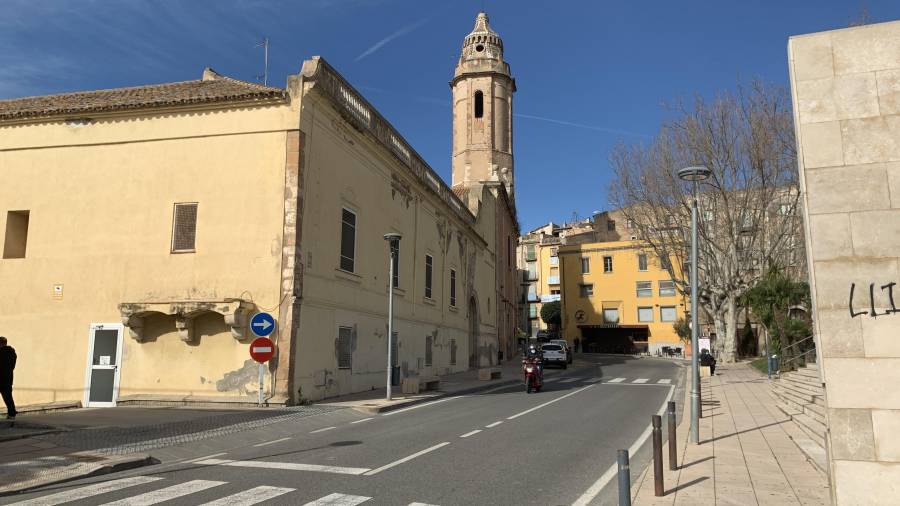 Aquesta entrada a la ciutat que serà objecte de l’ estudi connecta directament amb el nucli històric de Valls passant per equipaments com el Pius Hospital o per l’església de Sant Francesc.. FOTO: J.G.