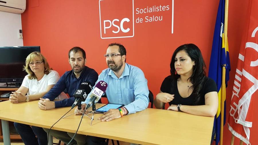Los concejales electos del PSC de Salou, en la rueda de prensa de este viernes. FOTO: Eduard Castaño