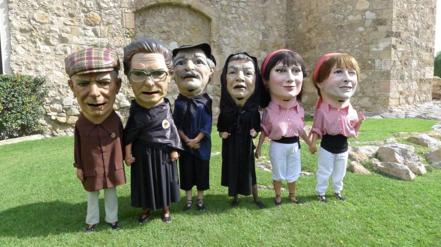 Els nanos representen personatges de la ciutat de Tarragona. FOTO: ARXIU DE L’ASSOCIACIÓ