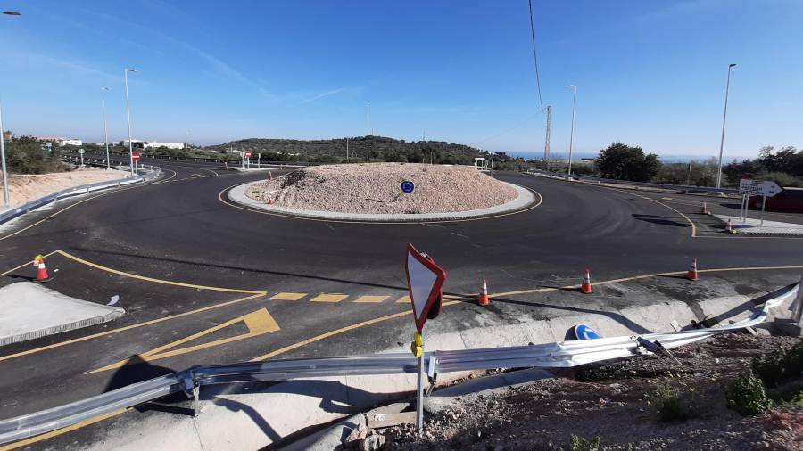 Estat actual de la nova rotonda de la carretera N-340 a Sant Carles de la Ràpita, construïda pel Ministeri de Foment.FOTO: AJUNTAMENT DE LA RÀPITA