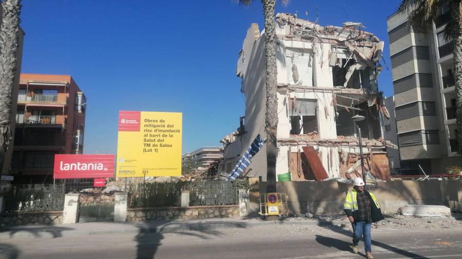 El úiltimo edificio, antes de ser derribado. FOTO. F.J: