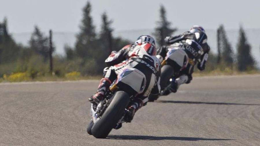 Imatge de la pàgina web del Circuit de Calafat fent promoció d'una rodada de motos.