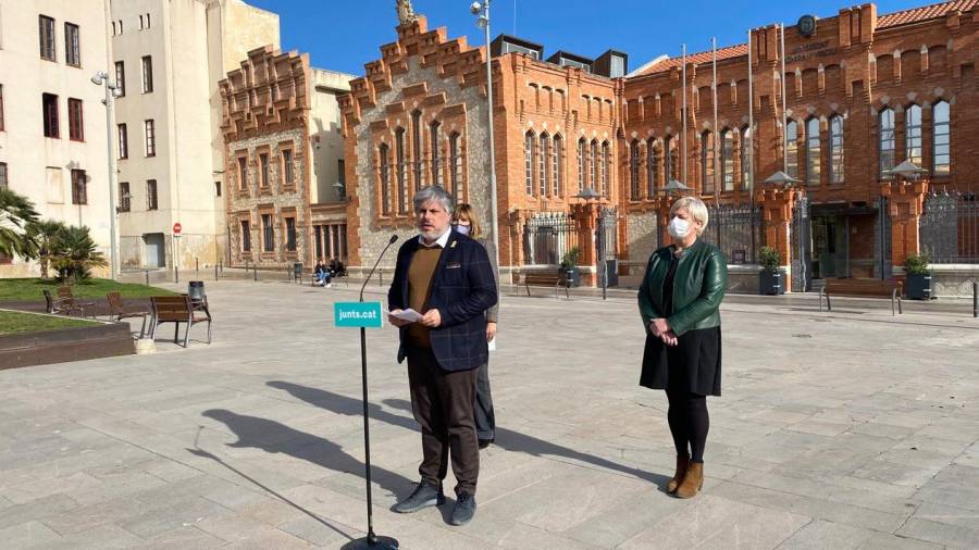 El cap de llista per la demarcació de Tarragona, Albert Batet, ha celebrat aquest dimecres una roda de premsa sobre els fons europeus davant de la URV. Foto: Cedida