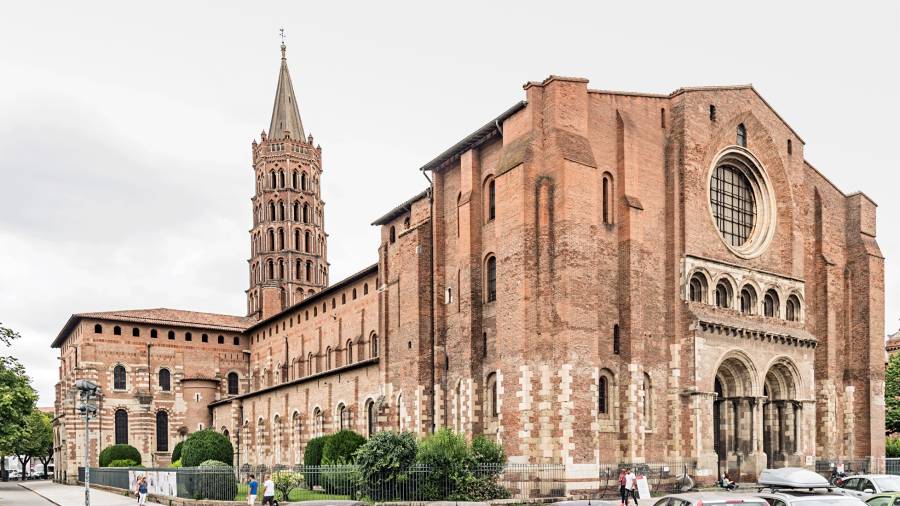 Un hombre coloca un artefacto en la catedral de Toulouse en plena misa y se da a la fuga