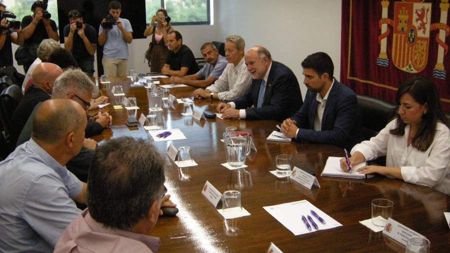 Reunió d'alcaldes a la seu dela Subdelegació del Govern. FOTO: Subdelegació del Govern