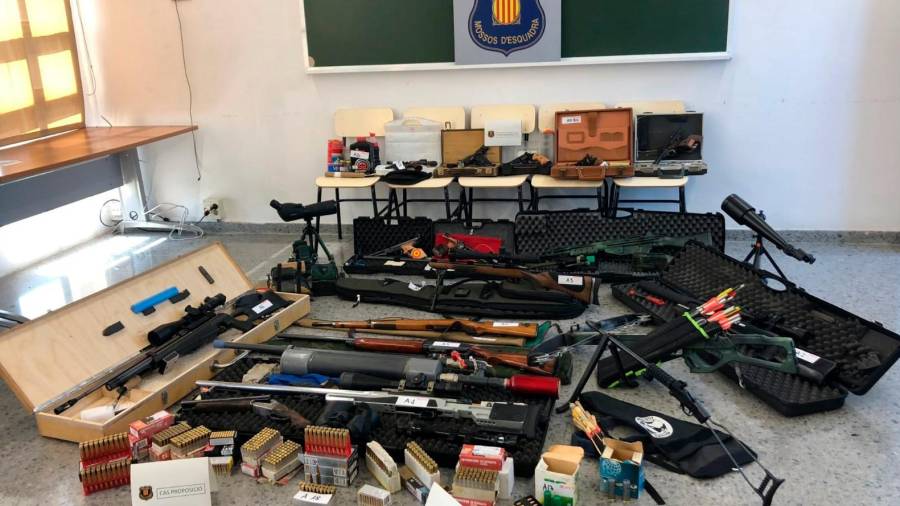 Imatge de l'arsenal d'armes trobat al domicili de l'home detingut per voler matar el president del govern espanyol
