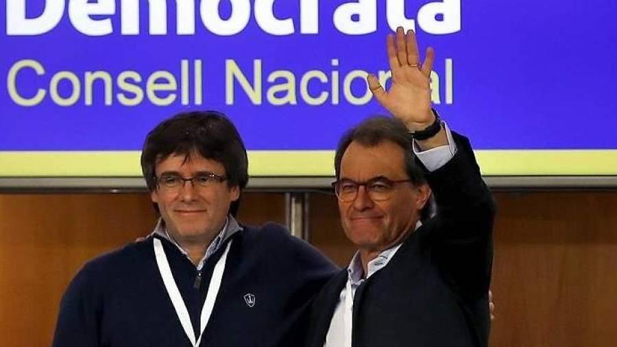 Imagen de Puigdemont y Mas en un Consell Nacional del PDeCAT. EFE