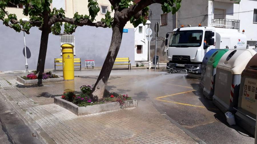 Neteja de carrers aquest dissabte. Foto: Ajuntament de Tortosa