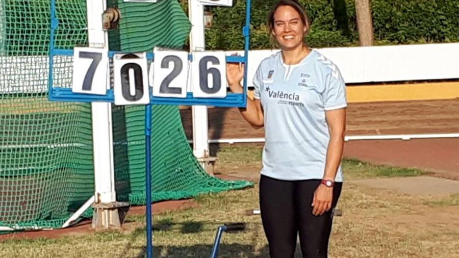 Berta Castells lanzó hasta los 70,26 metros el pasado 15 de julio en Manresa. Foto: Salvador Castells