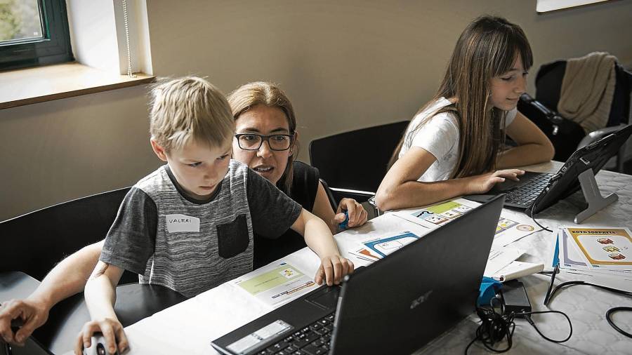 Niños programando con Scratch en uno de los talleres de la Universitat Oberta de Catalunya. Foto: uoc