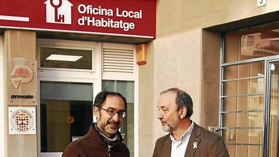 Imatge del gerent de l’Oficina Local d’Habitatge (OLH) i el regidor d’Habitatge, Jordi Cartanyà. FOTO: Alba Tudó