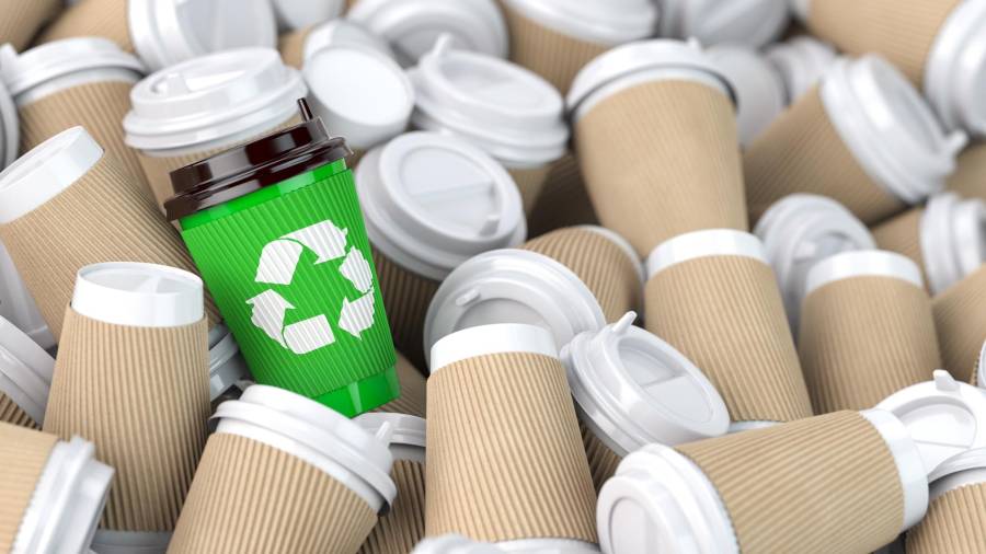 Los envases sostenibles se pueden elaborar a base de material reciclado. FOTO: Getty images