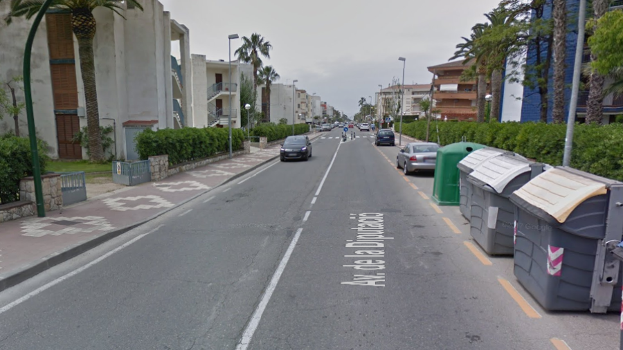 El conductor detenido estaba aparcado a esta altura de la avenida Diputació de Cambrils. FOTO: Google Maps
