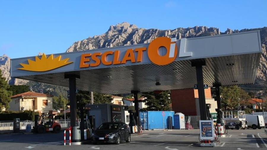 Dos nuevas gasolineras, en El Vendrell y Ulldecona, requerirán personal para gestionarlas.