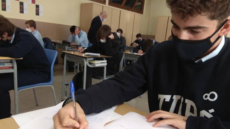 Estudiants del Col·legi Turó examinant-se de les PAU. FOTO: Institució Tarragona